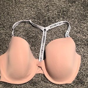 VS tshirt lightly lined semi 36DD